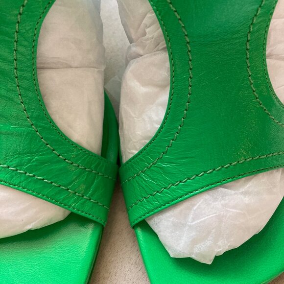 Nadia slides - Picture 4 of 9